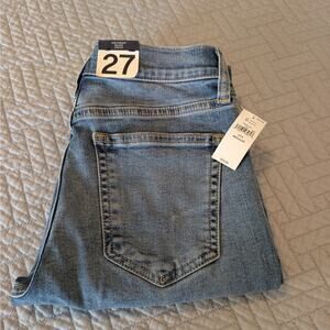 Gap Jeans Women's Size 4R Blue Classic Straight Mid-Rise (0421)